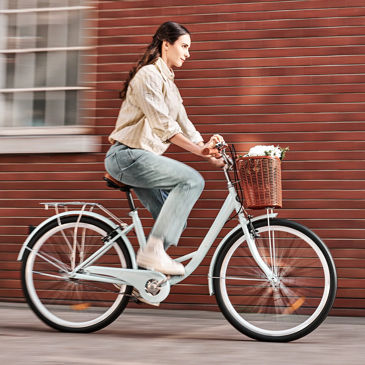 26 Inch Cruiser Bicycle with Basket Rack C186808