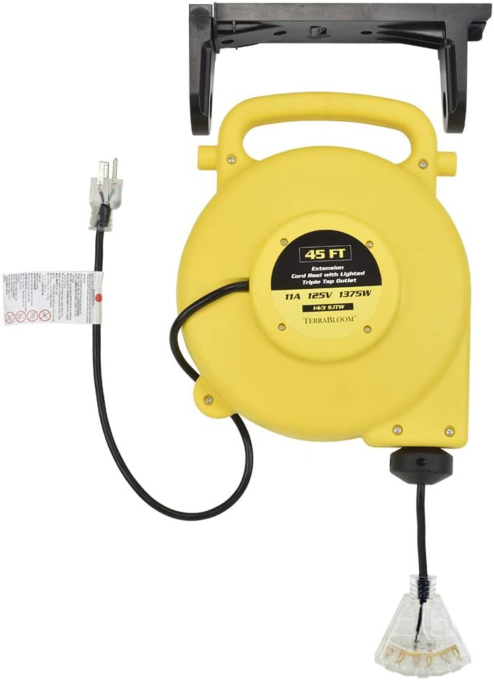 25 Ft Retractable Extension Cord Reel with 3 Outlets Y830