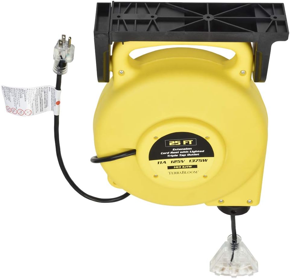 25 Ft Retractable Extension Cord Reel with 3 Outlets Y830