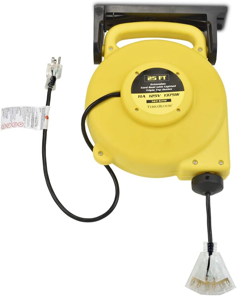 25 Ft Retractable Extension Cord Reel with 3 Outlets Y830