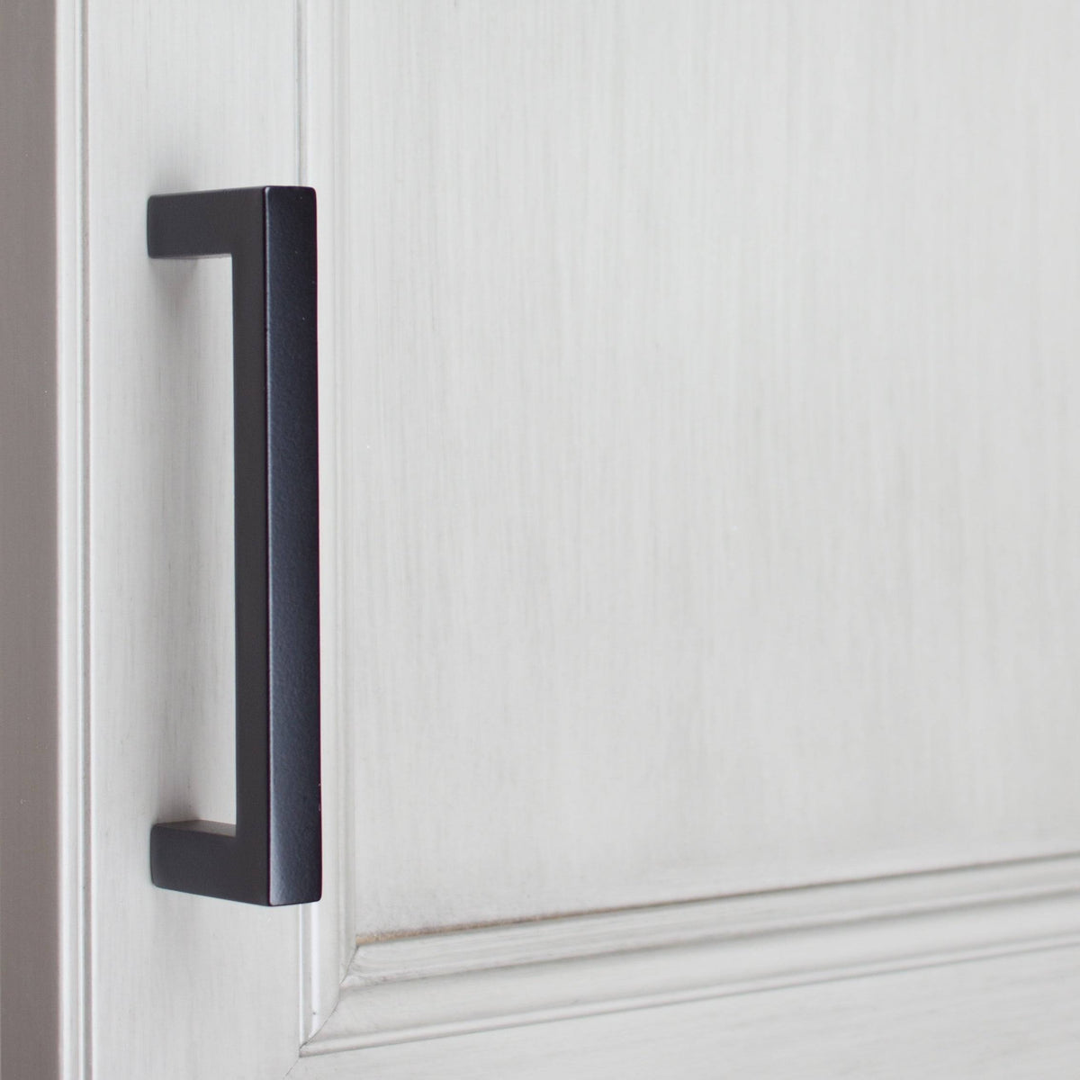 25 Pack Black Cabinet Pull C20577