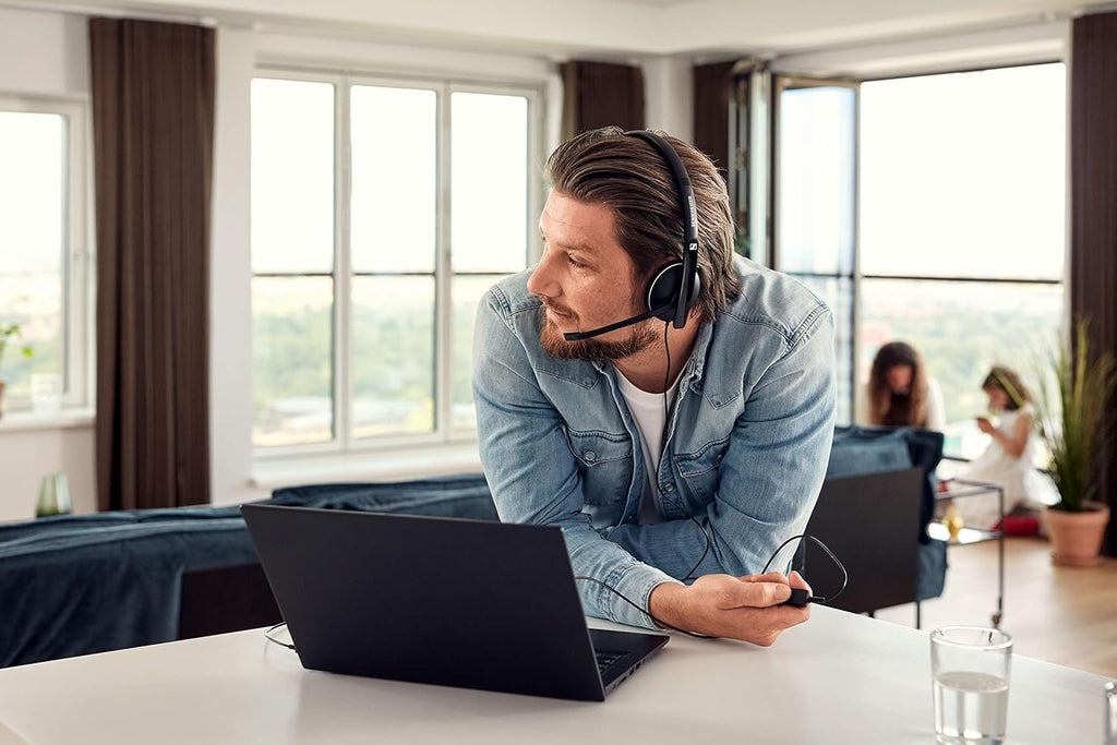 Wired Headset with Noise Cancelling Microphone J1392