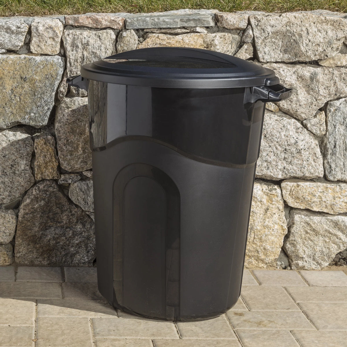 32 Gallon Heavy Duty Plastic Garbage Can with Lid B2922