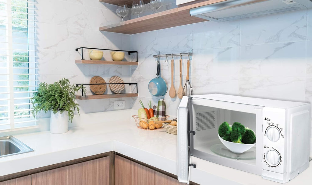 700-Watts 0.6 Cubic Feet White Countertop Microwave Oven I189
