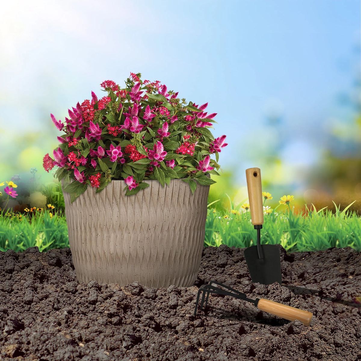 Black Resin Planter D693